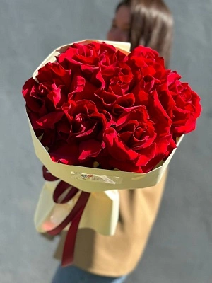 7 красных французских роз