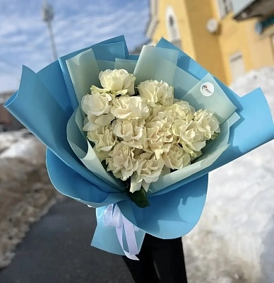 Гигант из белых французских роз XL