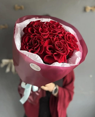 Букет из 5 бордовых ажурных роз 70 см