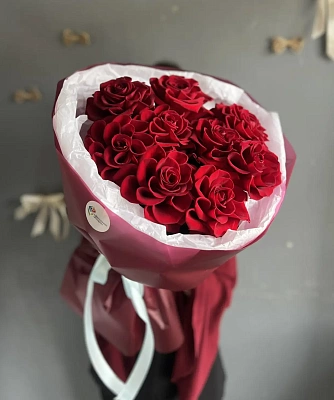 Букет из 9 бордовых ажурных роз 70 см